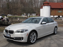 2014 寶馬 BMW 535d xDrive Metallic White farm front side view