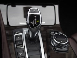 2014 寶馬 BMW 535d xDrive Metallic White gear shifter
