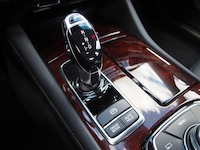 2015 Kia K900 V8 Elite wood veneer gear shifter