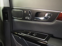 2015 Kia K900 V8 Elite rear door panel controls