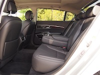 2015 Kia K900 V8 Elite rear seats legroom