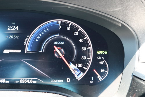 2019 BMW 530e Plug-In Hybrid display
