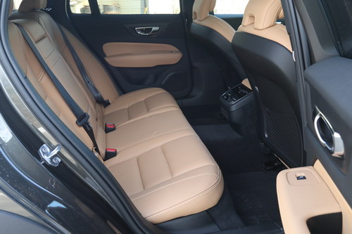 2020 Volvo V60 Cross Country